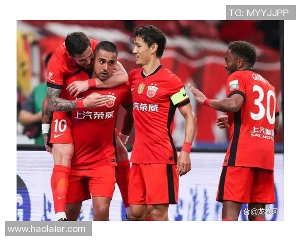 柏德博恩主场迎战沙尔克04双方争夺关键三分的激烈对决