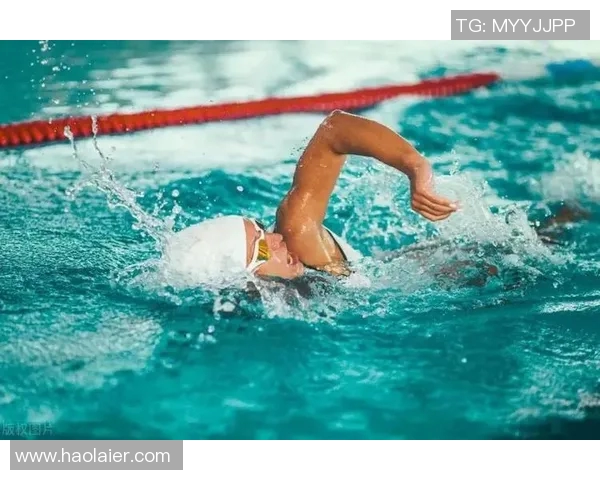 自由泳姿势技巧全面解析 提升游泳效率与速度的关键要点