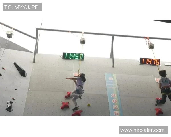 成都攀岩队边路渗透战术解析与攀岩热点探讨